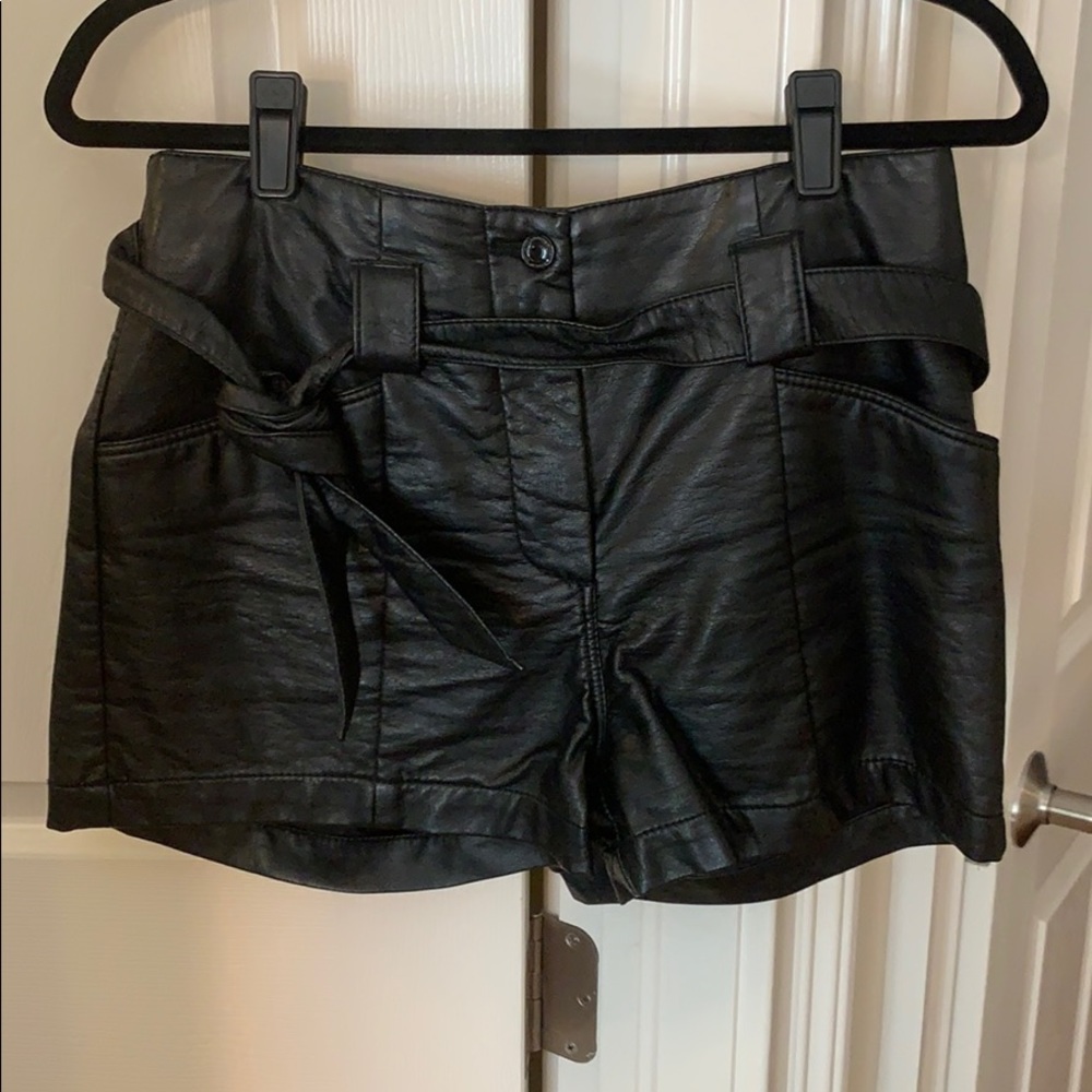 Black imitation leather shorts with removable belt